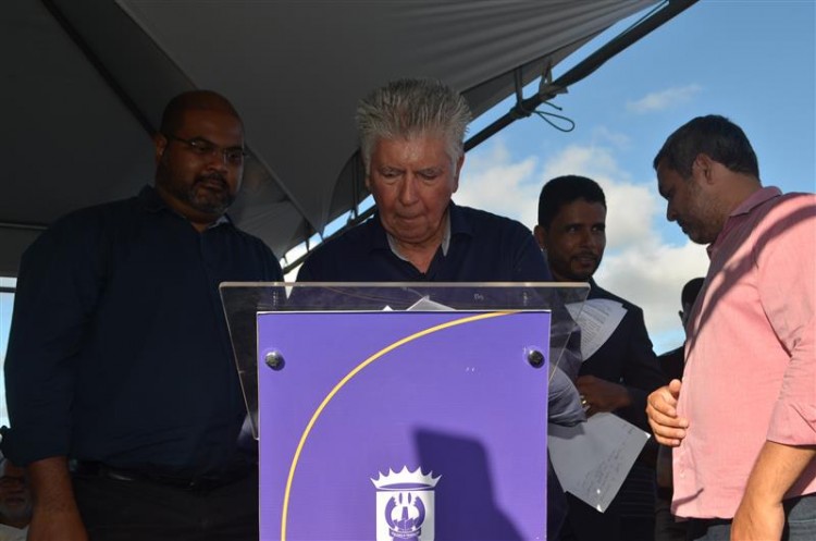 Ivan Leite doa terreno à UFS para construção de campus no município de estância