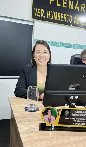 Câmara Municipal de Dores aprova projeto da vereadora Ana Yris contra nomeação de agressores