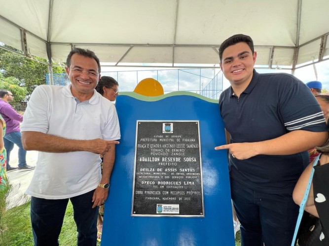 Adailton inaugura praça e quadra no povoado Zanguê, em Itabaiana