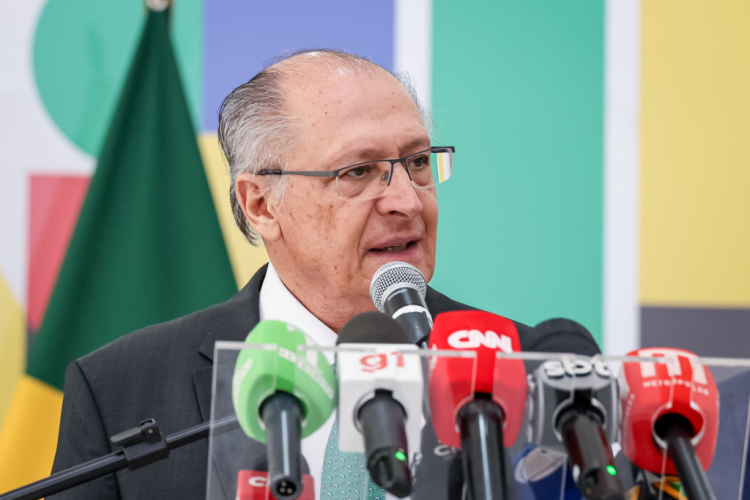 Em reunião, empresários pedem ao governo que negocie com EUA adiamento do tarifaço, diz Alckmin