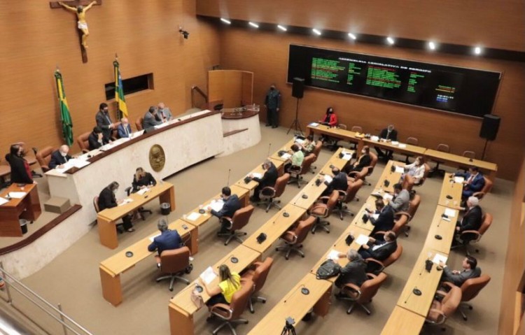 Deputados retomam trabalhos legislativos nesta segunda-feira, 2