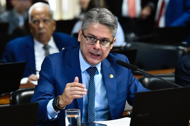 Alessandro comemora aprovação da PEC 66, que garante alívio fiscal e preserva serviços essenciais nos municípios