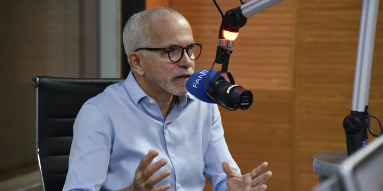 Edvaldo Nogueira faz balanço da gestão em entrevista à Fan FM: “Sou muito realizado como prefeito de Aracaju”