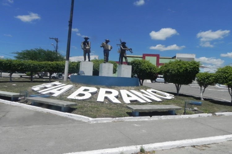 Polícia Civil prende homem acusado de estuprar uma estrangeira em Areia Branca