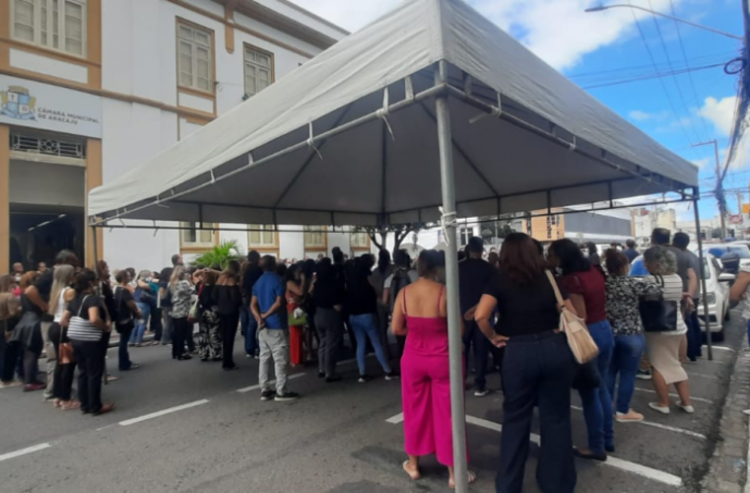 Assembleia aprova mobilização permanente e vigília na Prefeitura