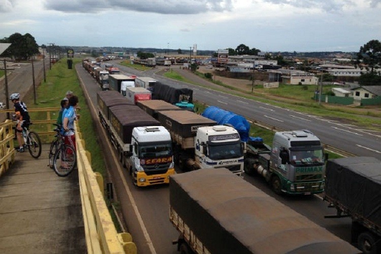 Caminhoneiros deixaram todos os pontos de mobilização das rodovias federais, diz PRF