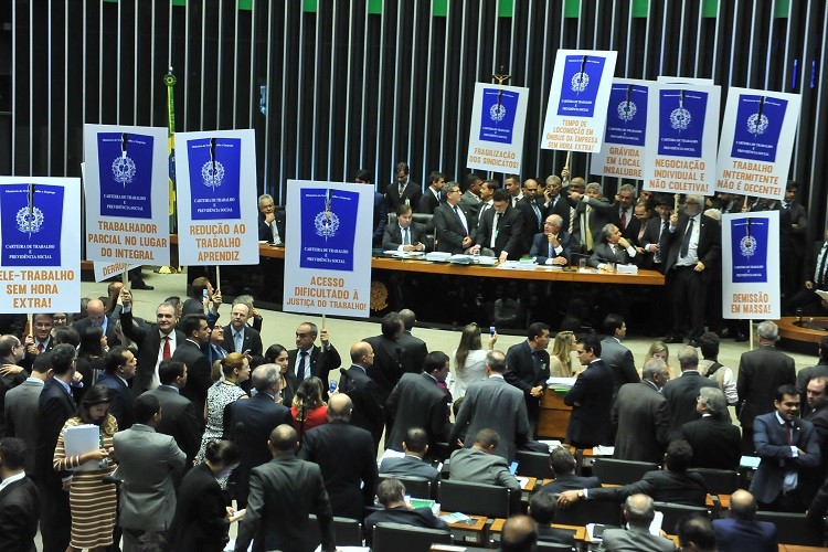 Câmara aprova projeto da reforma trabalhista