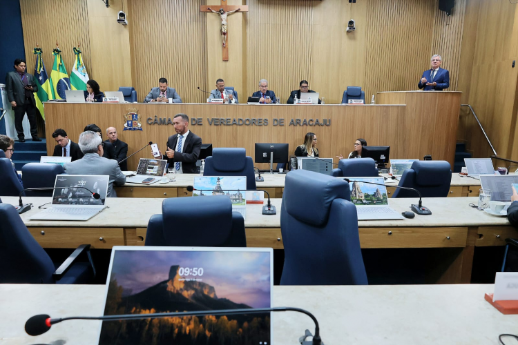 Vereadores debatem greve de professores, proteção ambiental e políticas sociais no Grande Expediente
