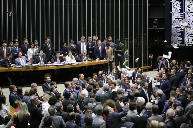 Câmara nega autorização para processo contra Temer no Supremo