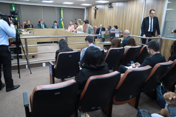 Deputados aprovam Projeto de reajuste salarial para servidores do Governo