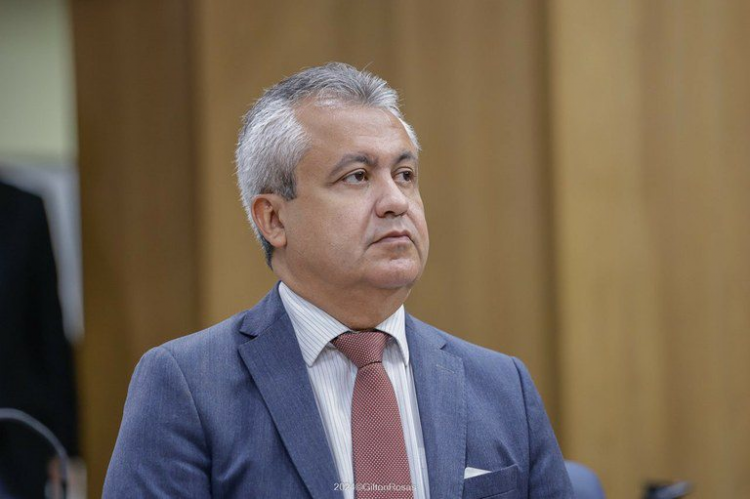 Élber denuncia criação de quase 700 cargos comissionados na gestão Emília