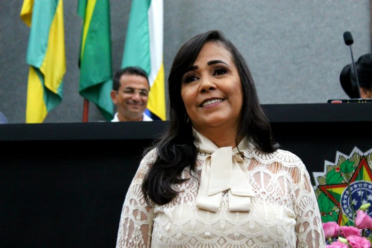 Érica da Lojinha pode ser a candidata a prefeita de Valmir de Francisquinho