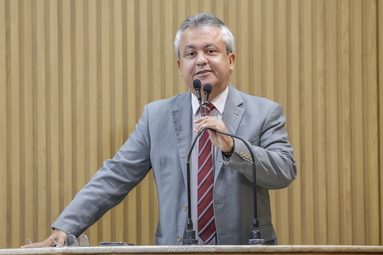 Elber comemora atuação da oposição e sindicatos após aprovação da Reforma da Previdência Municipal