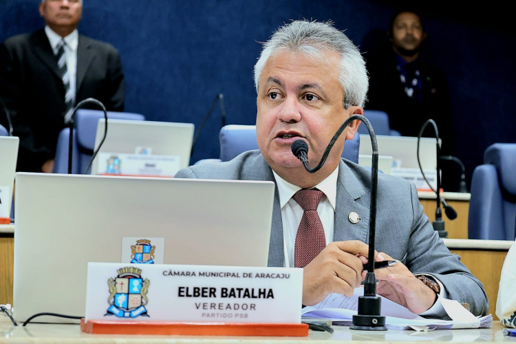 Elber Batalha critica voto secreto e defende transparência nas decisões políticas