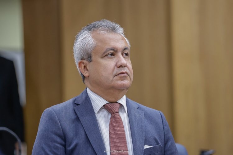 Elber revela que pretende ser candidato a deputado federal em 2026: “Hora de tentar um novo desafio”