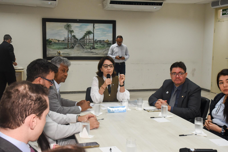 Prefeita Emília apresenta etapas da revisão do Plano Diretor e mapeamento de comunidades tradicionais que serão ouvidas