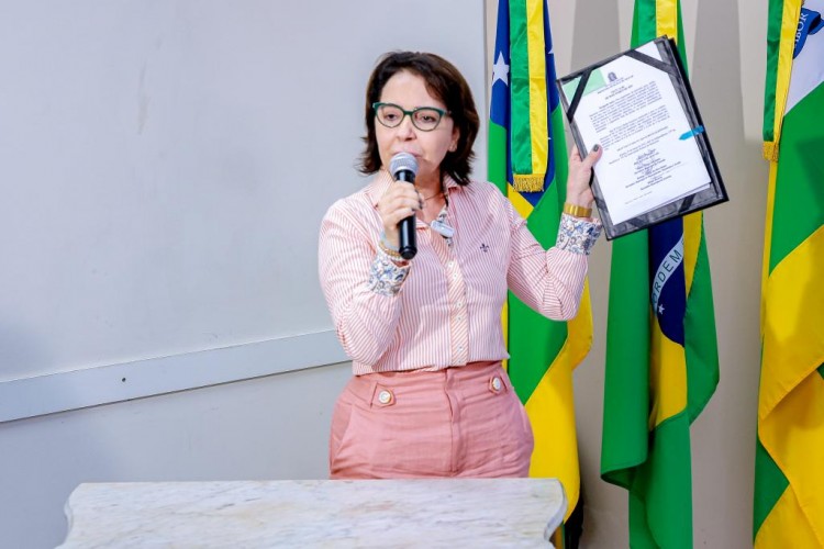 Prefeita Emília Corrêa sanciona Lei para aquisição de ônibus elétricos e modernização do transporte coletivo em Aracaju