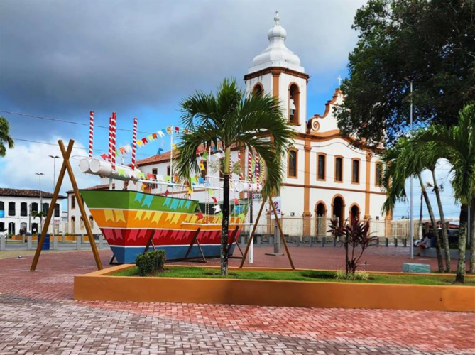 Estância garante noite histórica com show de Natanzinho Lima no Forródromo