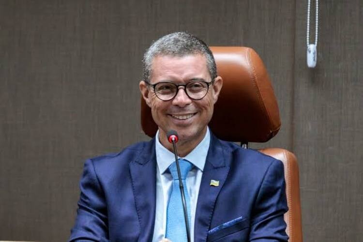 Governador Fábio Mitidieri é submetido a procedimento cirúrgico para correção de uma abdominoplastia