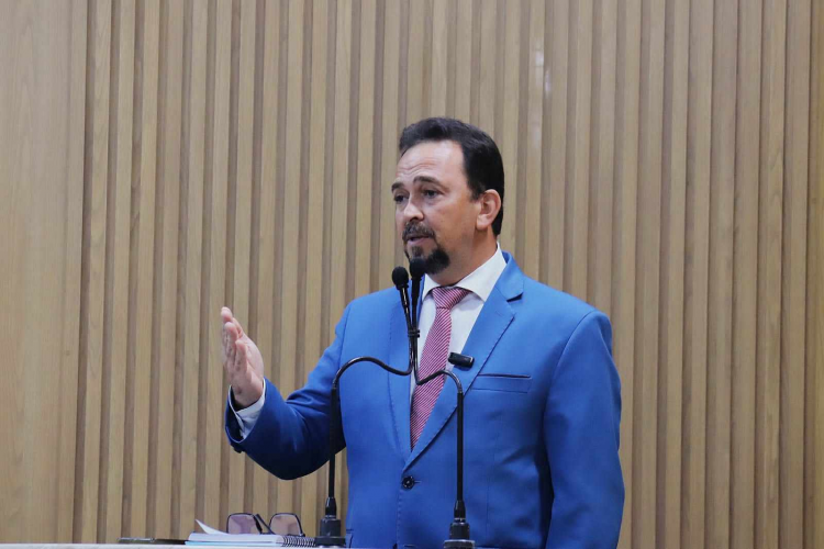 Vereador Fábio Meireles (PDT) denuncia novamente problemática das enchentes dos canais em Aracaju e cobra da Emurb