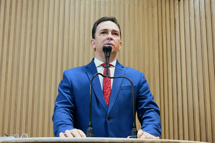Fábio Meireles questiona secretário da fazenda de Aracaju pela elevada despesa no 1º quadrimestre de 2025