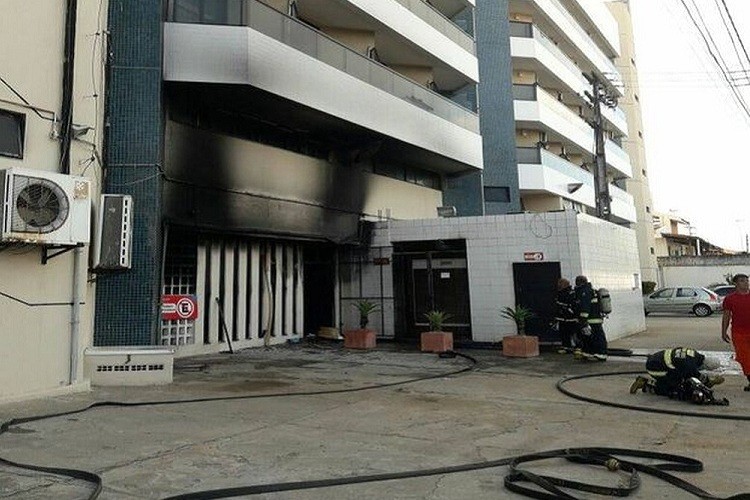 Incêndio ocorre em hotel na Orla da Atalaia em Aracaju