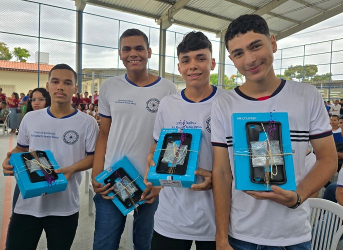 Sergipe avança na educação com 100% das escolas conectadas à internet