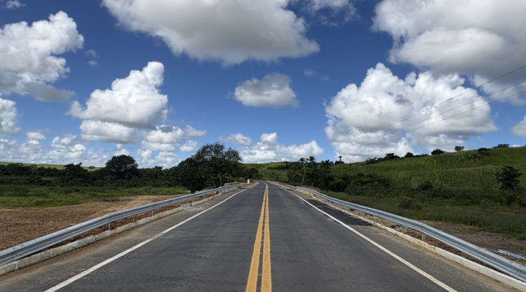 Rodovias que interligam Capela à BR-101 recebem sinalização horizontal