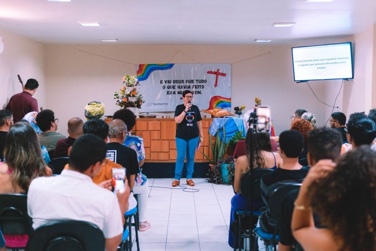Igreja evangélica em Aracaju realiza culto em celebração ao mês do Orgulho LGBTIA+