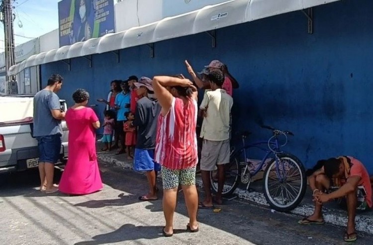 Em ação da Pastoral, Ângela Melo critica descaso da Prefeitura com moradores em situação de rua