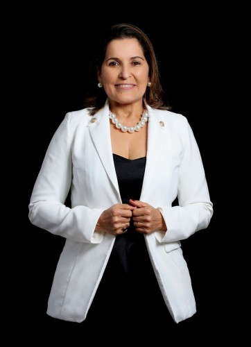 Fale sem medo: Katia Santana conduz treinamento com técnicas de Comunicação Assertiva, Oratória e PNL em Aracaju