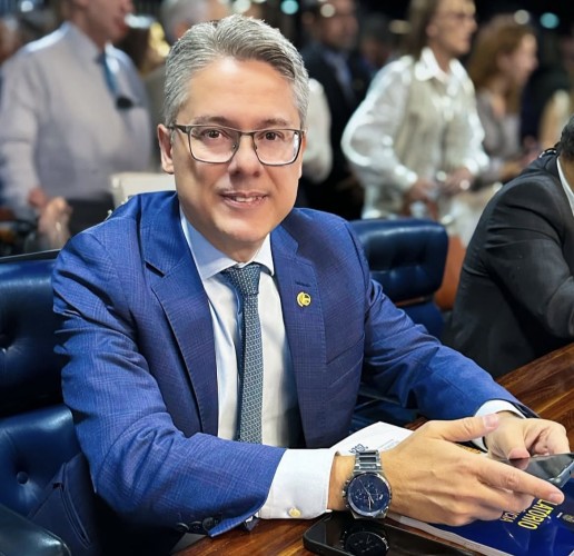 Delegado Alessandro cresce na aceitação popular e se torna alvo de adversários