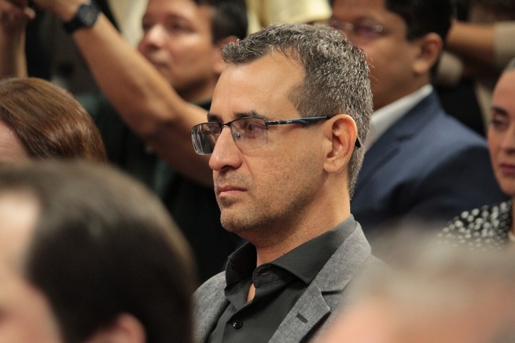 Liderança em cheque? Disposição de Lúcio Flávio no debate sobrepõe um Isaac sem apetite