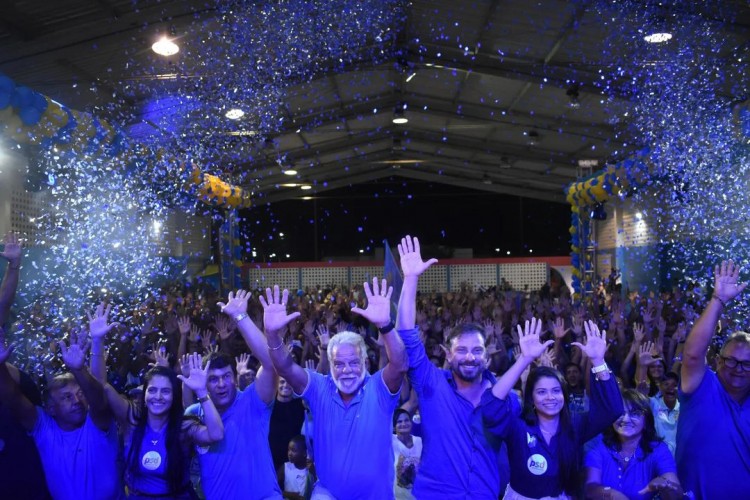 Jean de Gerino Registra sua Candidatura à Reeleição em Feira Nova e Movimenta o Município, Atraindo uma Multidão