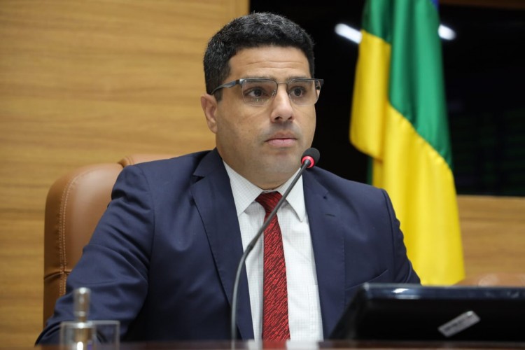 Jeferson Andrade destaca projeto de Alessandro que protege crianças e adolescentes na internet