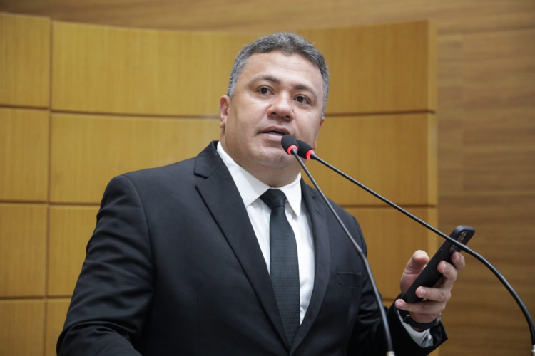 Kaká Santos anuncia início da pavimentação asfáltica em comunidades de Tobias Barreto