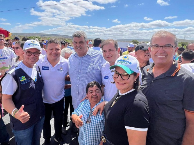 Deputado Kaká Santos inaugura ponte que liga Tobias Barreto e Itabaianinha