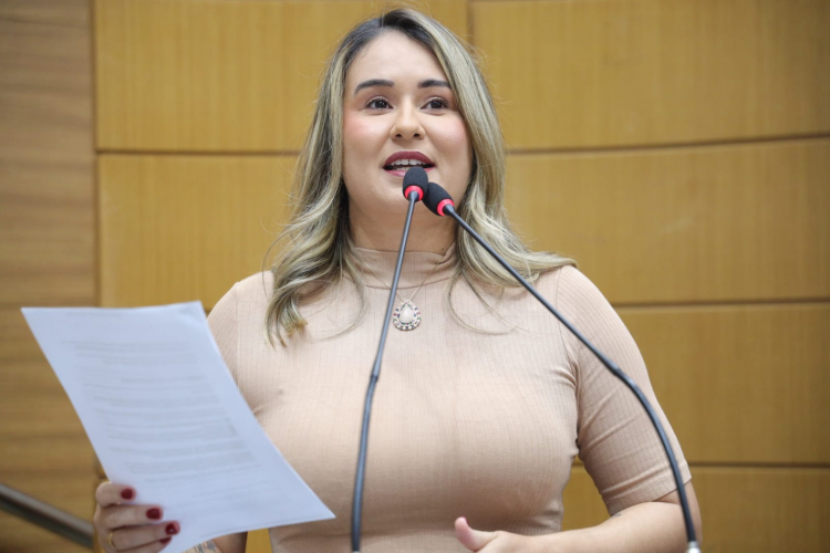 Projeto de autoria da deputada Kitty Lima referente ao sepultamento de cães e gatos é aprovado na Alese por unanimidade