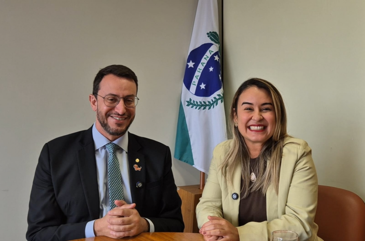 Kitty soma forças em Brasília pela aprovação de projetos contra maus-tratos