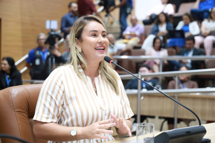 Kitty Lima propõe abrigos públicos inclusivos para pessoas e seus animais de estimação em Sergipe