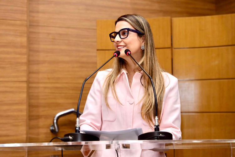 Deputada Lidiane Lucena propõe programas de alfabetização e segurança no trabalho para catadores e tem indicações aprovadas na Alese