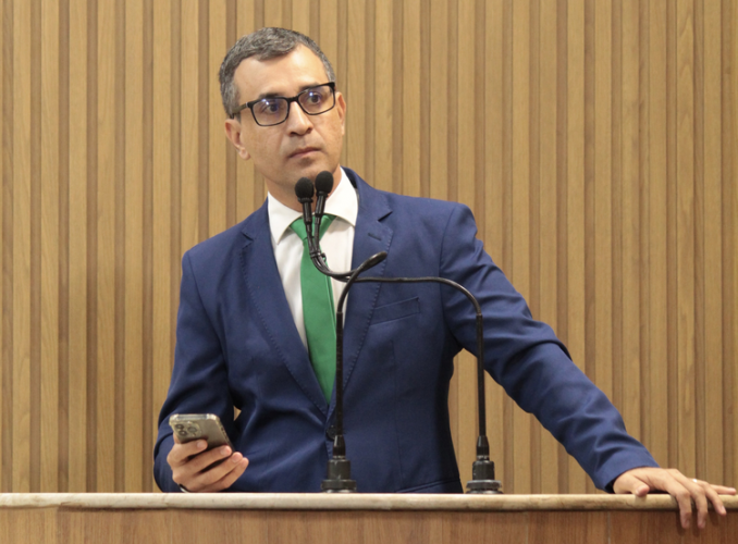 Vereador Lúcio Flávio apela na CMA por políticas públicas que cuidem da saúde mental da população