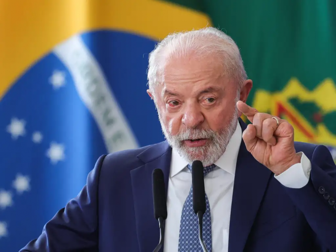 "É um caso de polícia", diz Lula sobre relação entre Flávio e Vorcaro