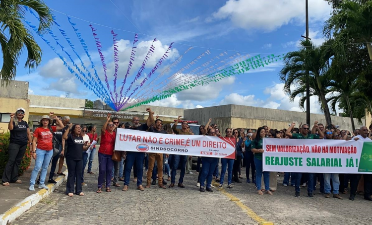 Servidores de Nossa Senhora do Socorro vão às ruas contra proposta de reajuste de 4,2% da gestão