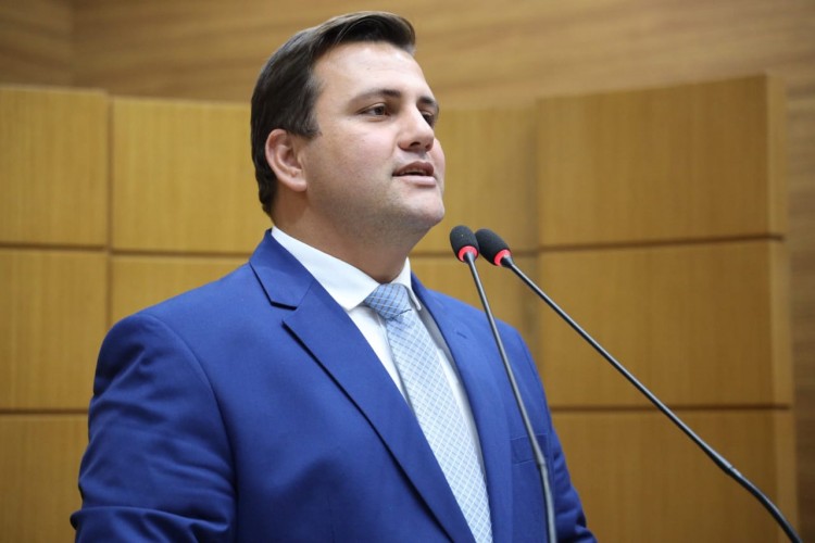 Deputado zomba de Fábio Mitidieri em Post do Política de Fato