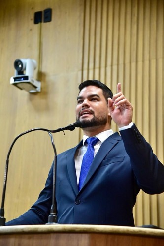 Maurício Maravilha denuncia descaso da torre ao retirar os coletores de lixo