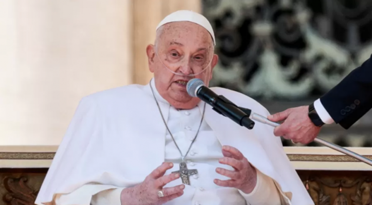 Papa Francisco fez gesto de 'tchau' para enfermeiro antes de morrer, falou 'obrigado' e não sofreu, diz Vaticano