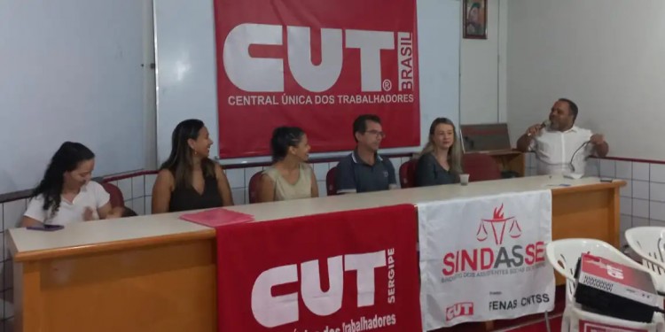 Nova diretoria do SINDASSE é empossada na sede da CUT/SE