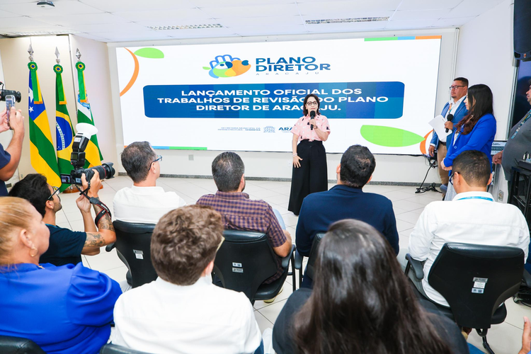 Prefeita Emília Corrêa lança oficialmente trabalhos de revisão do Plano Diretor de Aracaju