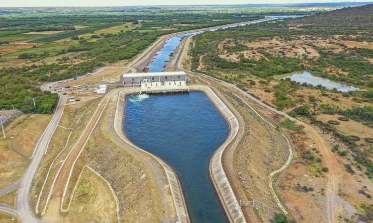 Comissão do governo visita obras da transposição do São Francisco